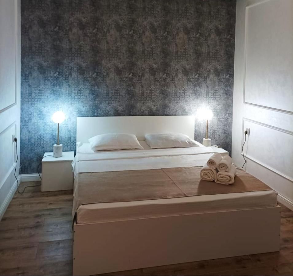 Riverside Boutique Hotel Almaty Esterno foto
